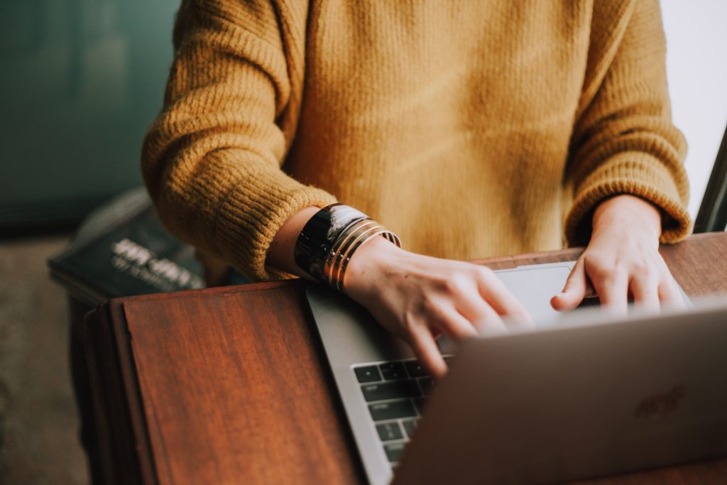 Persona al lavoro, di Christin Hume | Come Creare un Portfolio