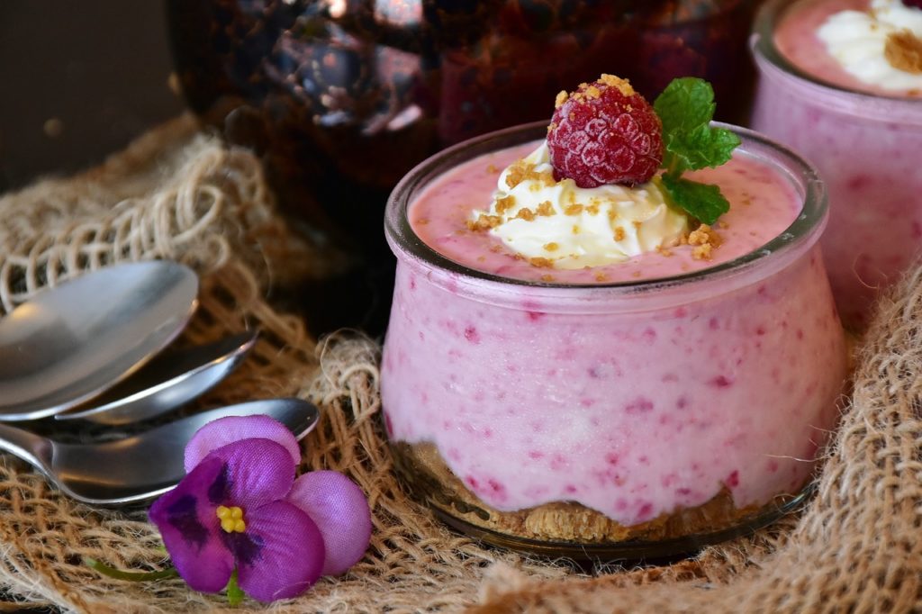 crema al quark con lamponi e crumble