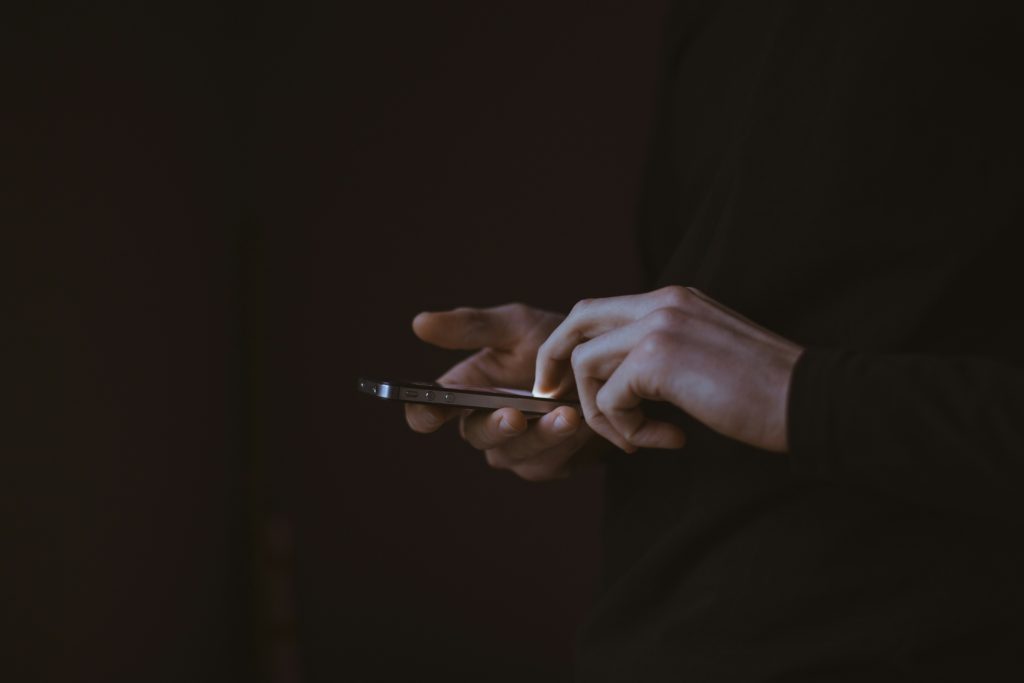 Ansia digitale da social: come ridurla e vivere meglio